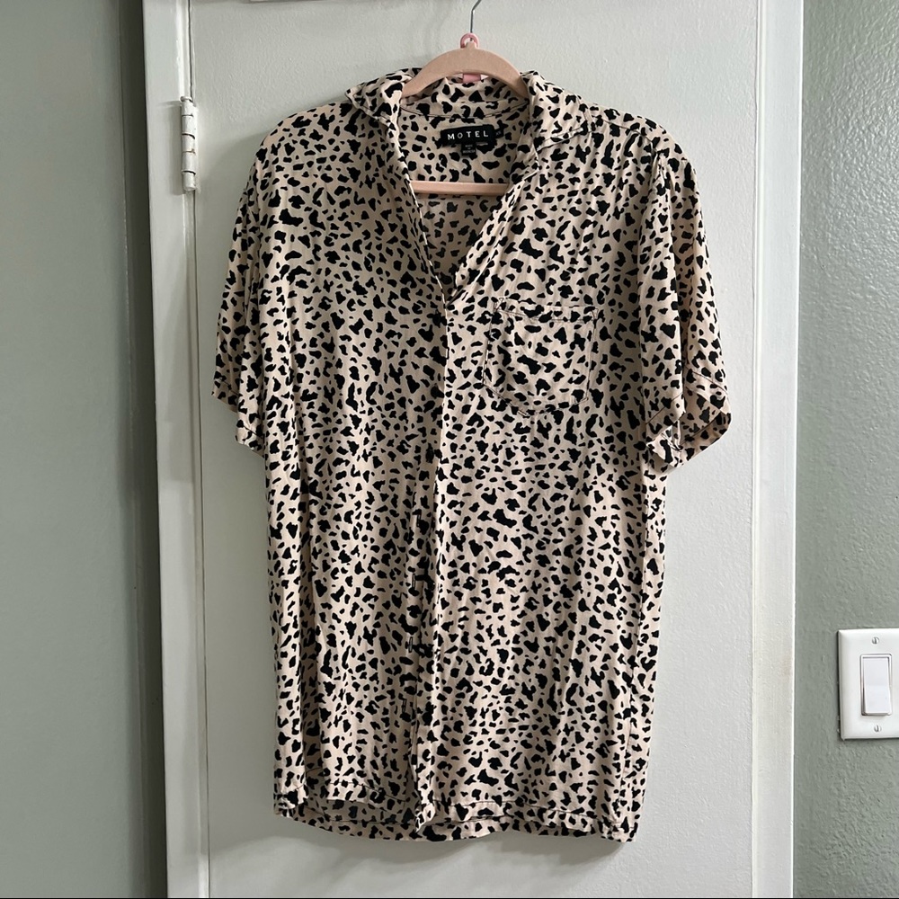 Motel Rocks - Oversized Leopard Button-down